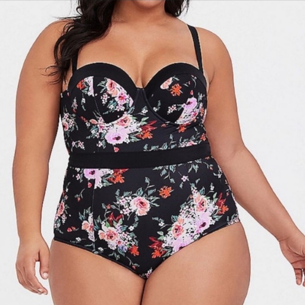 Gorgeous Torrid Vixen swimsuit NEW WITH TAGS 4X